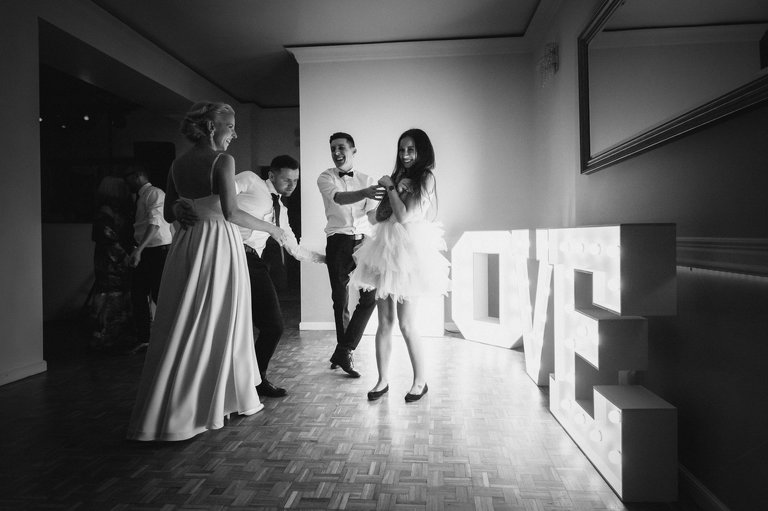 fotografia slubna szczyrk, zdjecia slubne szczyrk, slub w kosciele na gorce w szczyrku, wesele w sali balowej pod skrzycznem, sala balowa pod skrzycznem szczyrk, kosciol na gorce szczyrk, wesele pod skrzycznem szczyrk, fotograf slubny zakopane, zdjecia slubne zakopane, fotografia slubna zakopane, zdjecia slubne bielsko, fotograf slubny bielsko, fotografia slubna cieszyn, www.magiaobrazu.com, zdjecia slubne bielsko, fotografia slubna slask, zdjecia slubne zywiec, zdjecia slubne cieszyn, dwoch fotografow na slub, zdjecia slubne slask,