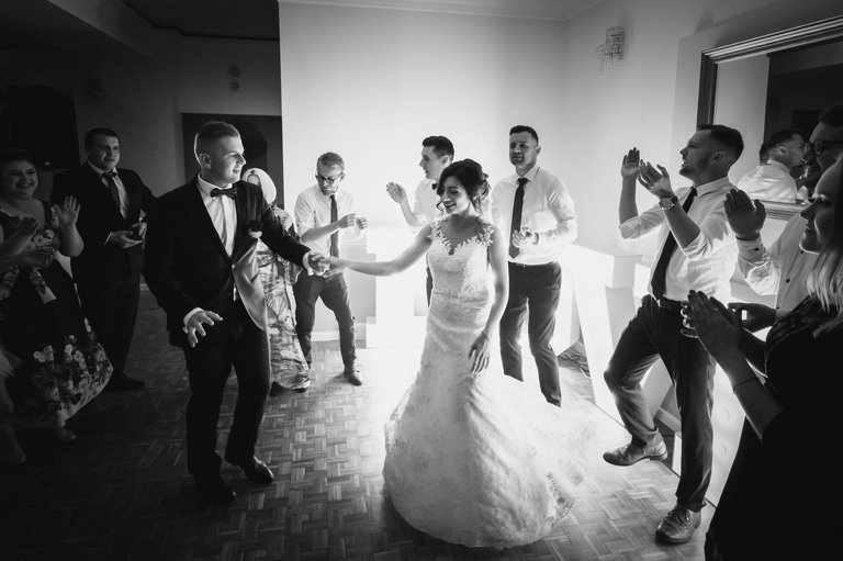 fotografia slubna szczyrk, zdjecia slubne szczyrk, slub w kosciele na gorce w szczyrku, wesele w sali balowej pod skrzycznem, sala balowa pod skrzycznem szczyrk, kosciol na gorce szczyrk, wesele pod skrzycznem szczyrk, fotograf slubny zakopane, zdjecia slubne zakopane, fotografia slubna zakopane, zdjecia slubne bielsko, fotograf slubny bielsko, fotografia slubna cieszyn, www.magiaobrazu.com, zdjecia slubne bielsko, fotografia slubna slask, zdjecia slubne zywiec, zdjecia slubne cieszyn, dwoch fotografow na slub, zdjecia slubne slask,