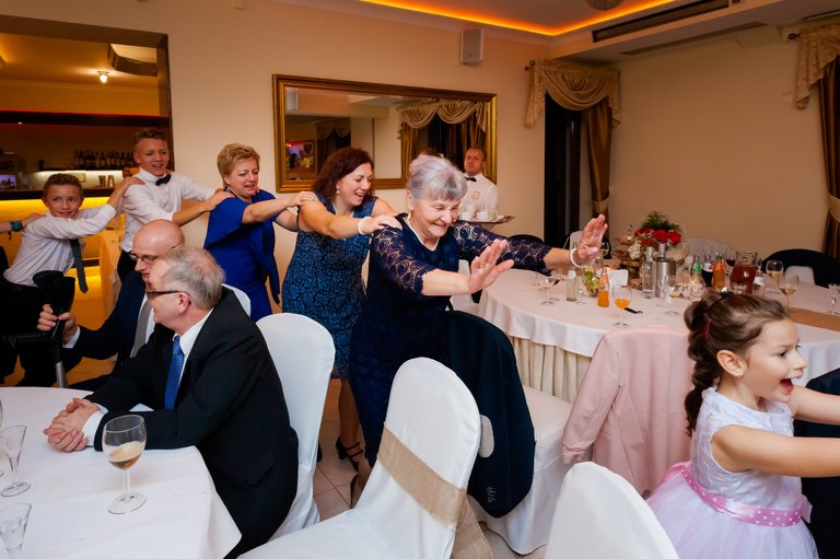 fotografia slubna szczyrk, zdjecia slubne szczyrk, slub w kosciele na gorce w szczyrku, wesele w sali balowej pod skrzycznem, sala balowa pod skrzycznem szczyrk, kosciol na gorce szczyrk, wesele pod skrzycznem szczyrk, fotograf slubny zakopane, zdjecia slubne zakopane, fotografia slubna zakopane, zdjecia slubne bielsko, fotograf slubny bielsko, fotografia slubna cieszyn, www.magiaobrazu.com, zdjecia slubne bielsko, fotografia slubna slask, zdjecia slubne zywiec, zdjecia slubne cieszyn, dwoch fotografow na slub, zdjecia slubne slask,