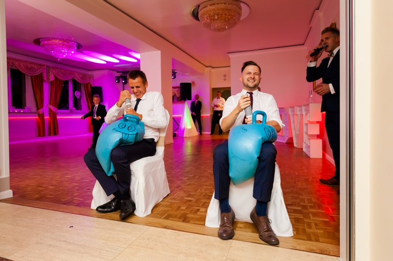 fotografia slubna szczyrk, zdjecia slubne szczyrk, slub w kosciele na gorce w szczyrku, wesele w sali balowej pod skrzycznem, sala balowa pod skrzycznem szczyrk, kosciol na gorce szczyrk, wesele pod skrzycznem szczyrk, fotograf slubny zakopane, zdjecia slubne zakopane, fotografia slubna zakopane, zdjecia slubne bielsko, fotograf slubny bielsko, fotografia slubna cieszyn, www.magiaobrazu.com, zdjecia slubne bielsko, fotografia slubna slask, zdjecia slubne zywiec, zdjecia slubne cieszyn, dwoch fotografow na slub, zdjecia slubne slask,