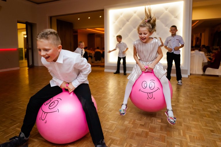 fotografia slubna szczyrk, zdjecia slubne szczyrk, slub w kosciele na gorce w szczyrku, wesele w sali balowej pod skrzycznem, sala balowa pod skrzycznem szczyrk, kosciol na gorce szczyrk, wesele pod skrzycznem szczyrk, fotograf slubny zakopane, zdjecia slubne zakopane, fotografia slubna zakopane, zdjecia slubne bielsko, fotograf slubny bielsko, fotografia slubna cieszyn, www.magiaobrazu.com, zdjecia slubne bielsko, fotografia slubna slask, zdjecia slubne zywiec, zdjecia slubne cieszyn, dwoch fotografow na slub, zdjecia slubne slask,