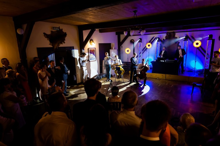 fotografia slubna, fotografia slubna krakow, zdjecia slubne krakow, fotograf slubny krakow, fotograf na wesele krakow, slub w klasztorze dominikanow krakow, slub dominikanie krakow, folwark zalesie, wesele w folwarku zalesie, najlepsze zdjecia slubne, fotografia slubna slask, zdjecia slubne slask, fotografia slubna wieliczka, zdjecia slubne wieliczka, oryginalne zdjecia z druhnami, zdjecia grupowe druzbowie, zdjecia slubne bielsko, fotograf slubny bielsko, www.magiaobrazu.com, zdjecia slubne bielsko, fotografia slubna slask, fotograf cieszyn, zdjecia slubne cieszyn