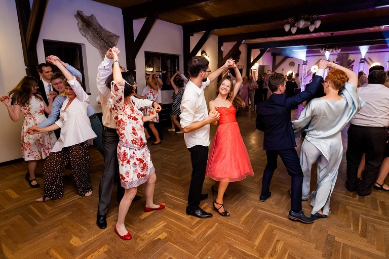 fotografia slubna, fotografia slubna krakow, zdjecia slubne krakow, fotograf slubny krakow, fotograf na wesele krakow, slub w klasztorze dominikanow krakow, slub dominikanie krakow, folwark zalesie, wesele w folwarku zalesie, najlepsze zdjecia slubne, fotografia slubna slask, zdjecia slubne slask, fotografia slubna wieliczka, zdjecia slubne wieliczka, oryginalne zdjecia z druhnami, zdjecia grupowe druzbowie, zdjecia slubne bielsko, fotograf slubny bielsko, www.magiaobrazu.com, zdjecia slubne bielsko, fotografia slubna slask, fotograf cieszyn, zdjecia slubne cieszyn