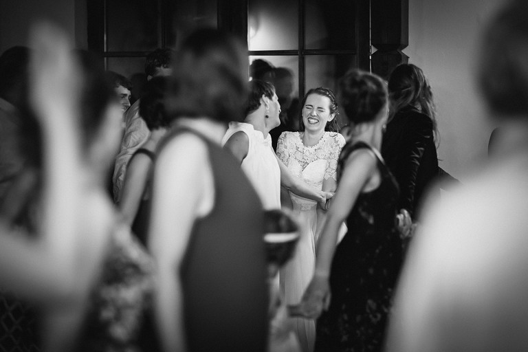 fotografia slubna, fotografia slubna krakow, zdjecia slubne krakow, fotograf slubny krakow, fotograf na wesele krakow, slub w klasztorze dominikanow krakow, slub dominikanie krakow, folwark zalesie, wesele w folwarku zalesie, najlepsze zdjecia slubne, fotografia slubna slask, zdjecia slubne slask, fotografia slubna wieliczka, zdjecia slubne wieliczka, oryginalne zdjecia z druhnami, zdjecia grupowe druzbowie, zdjecia slubne bielsko, fotograf slubny bielsko, www.magiaobrazu.com, zdjecia slubne bielsko, fotografia slubna slask, fotograf cieszyn, zdjecia slubne cieszyn