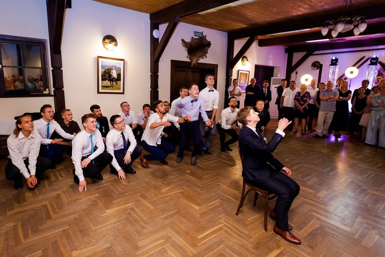 fotografia slubna, fotografia slubna krakow, zdjecia slubne krakow, fotograf slubny krakow, fotograf na wesele krakow, slub w klasztorze dominikanow krakow, slub dominikanie krakow, folwark zalesie, wesele w folwarku zalesie, najlepsze zdjecia slubne, fotografia slubna slask, zdjecia slubne slask, fotografia slubna wieliczka, zdjecia slubne wieliczka, oryginalne zdjecia z druhnami, zdjecia grupowe druzbowie, zdjecia slubne bielsko, fotograf slubny bielsko, www.magiaobrazu.com, zdjecia slubne bielsko, fotografia slubna slask, fotograf cieszyn, zdjecia slubne cieszyn