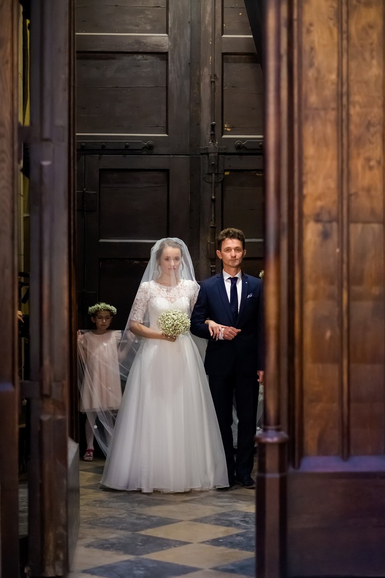 fotografia slubna, fotografia slubna krakow, zdjecia slubne krakow, fotograf slubny krakow, fotograf na wesele krakow, slub w klasztorze dominikanow krakow, slub dominikanie krakow, folwark zalesie, wesele w folwarku zalesie, najlepsze zdjecia slubne, fotografia slubna slask, zdjecia slubne slask, fotografia slubna wieliczka, zdjecia slubne wieliczka, oryginalne zdjecia z druhnami, zdjecia grupowe druzbowie, zdjecia slubne bielsko, fotograf slubny bielsko, www.magiaobrazu.com, zdjecia slubne bielsko, fotografia slubna slask, fotograf cieszyn, zdjecia slubne cieszyn