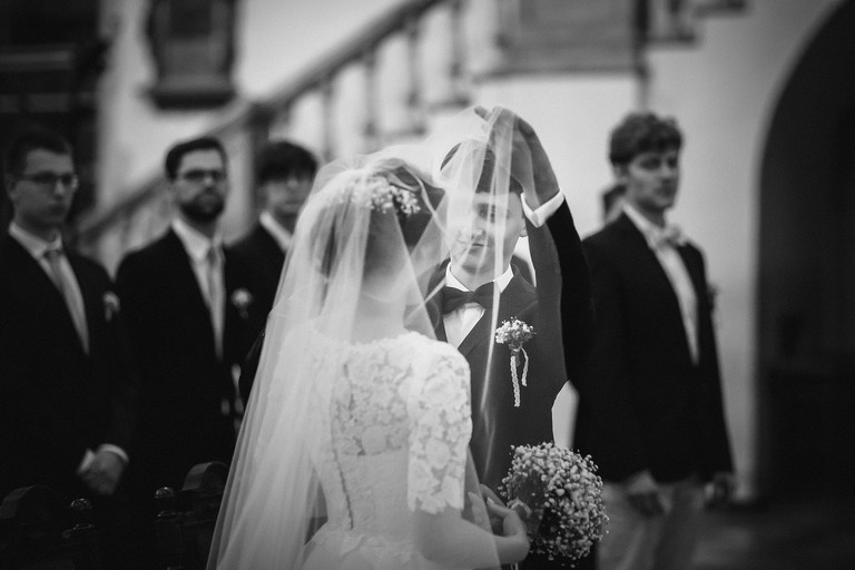 fotografia slubna, fotografia slubna krakow, zdjecia slubne krakow, fotograf slubny krakow, fotograf na wesele krakow, slub w klasztorze dominikanow krakow, slub dominikanie krakow, folwark zalesie, wesele w folwarku zalesie, najlepsze zdjecia slubne, fotografia slubna slask, zdjecia slubne slask, fotografia slubna wieliczka, zdjecia slubne wieliczka, oryginalne zdjecia z druhnami, zdjecia grupowe druzbowie, zdjecia slubne bielsko, fotograf slubny bielsko, www.magiaobrazu.com, zdjecia slubne bielsko, fotografia slubna slask, fotograf cieszyn, zdjecia slubne cieszyn