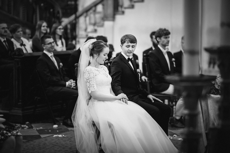 fotografia slubna, fotografia slubna krakow, zdjecia slubne krakow, fotograf slubny krakow, fotograf na wesele krakow, slub w klasztorze dominikanow krakow, slub dominikanie krakow, folwark zalesie, wesele w folwarku zalesie, najlepsze zdjecia slubne, fotografia slubna slask, zdjecia slubne slask, fotografia slubna wieliczka, zdjecia slubne wieliczka, oryginalne zdjecia z druhnami, zdjecia grupowe druzbowie, zdjecia slubne bielsko, fotograf slubny bielsko, www.magiaobrazu.com, zdjecia slubne bielsko, fotografia slubna slask, fotograf cieszyn, zdjecia slubne cieszyn