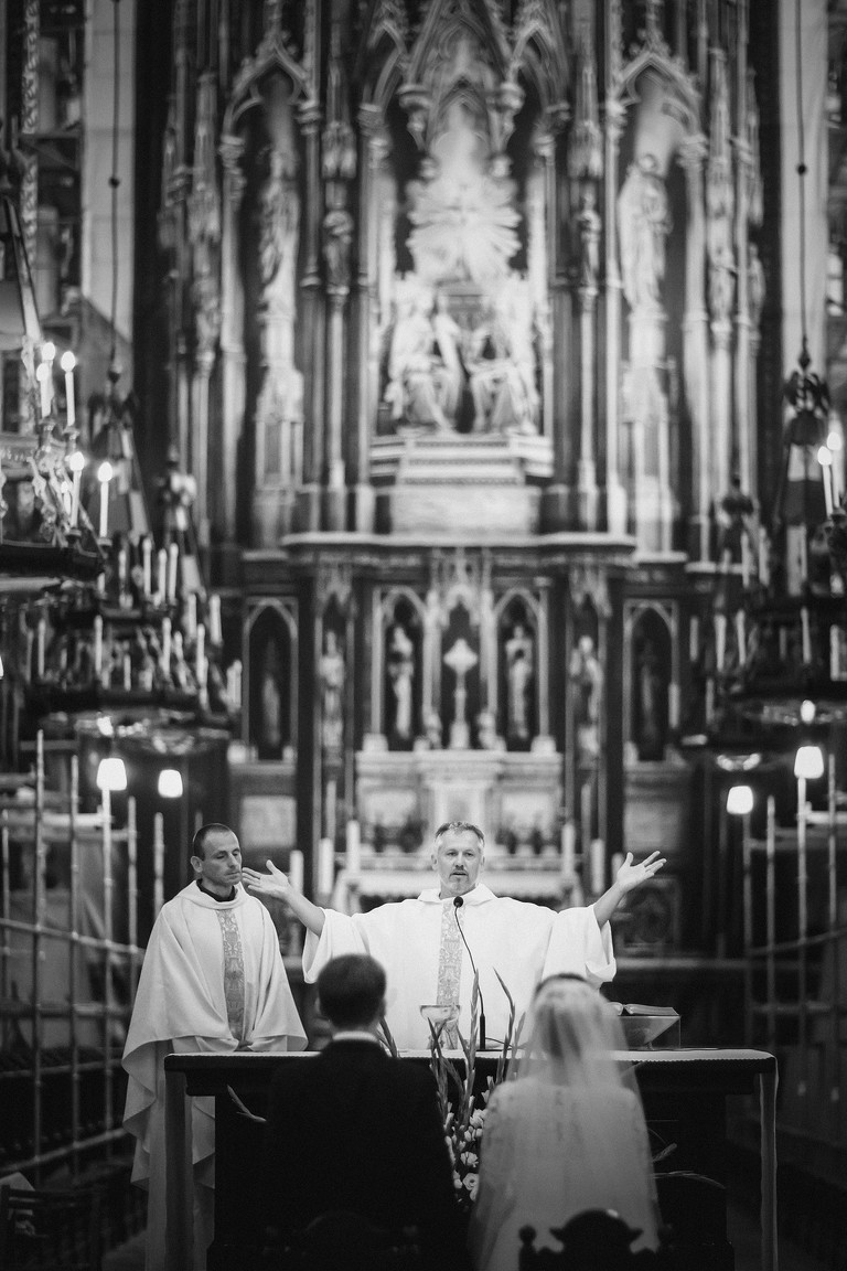 fotografia slubna, fotografia slubna krakow, zdjecia slubne krakow, fotograf slubny krakow, fotograf na wesele krakow, slub w klasztorze dominikanow krakow, slub dominikanie krakow, folwark zalesie, wesele w folwarku zalesie, najlepsze zdjecia slubne, fotografia slubna slask, zdjecia slubne slask, fotografia slubna wieliczka, zdjecia slubne wieliczka, oryginalne zdjecia z druhnami, zdjecia grupowe druzbowie, zdjecia slubne bielsko, fotograf slubny bielsko, www.magiaobrazu.com, zdjecia slubne bielsko, fotografia slubna slask, fotograf cieszyn, zdjecia slubne cieszyn