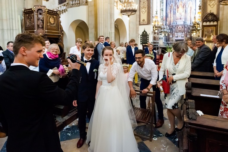 fotografia slubna, fotografia slubna krakow, zdjecia slubne krakow, fotograf slubny krakow, fotograf na wesele krakow, slub w klasztorze dominikanow krakow, slub dominikanie krakow, folwark zalesie, wesele w folwarku zalesie, najlepsze zdjecia slubne, fotografia slubna slask, zdjecia slubne slask, fotografia slubna wieliczka, zdjecia slubne wieliczka, oryginalne zdjecia z druhnami, zdjecia grupowe druzbowie, zdjecia slubne bielsko, fotograf slubny bielsko, www.magiaobrazu.com, zdjecia slubne bielsko, fotografia slubna slask, fotograf cieszyn, zdjecia slubne cieszyn