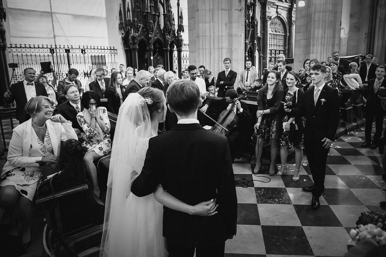 fotografia slubna, fotografia slubna krakow, zdjecia slubne krakow, fotograf slubny krakow, fotograf na wesele krakow, slub w klasztorze dominikanow krakow, slub dominikanie krakow, folwark zalesie, wesele w folwarku zalesie, najlepsze zdjecia slubne, fotografia slubna slask, zdjecia slubne slask, fotografia slubna wieliczka, zdjecia slubne wieliczka, oryginalne zdjecia z druhnami, zdjecia grupowe druzbowie, zdjecia slubne bielsko, fotograf slubny bielsko, www.magiaobrazu.com, zdjecia slubne bielsko, fotografia slubna slask, fotograf cieszyn, zdjecia slubne cieszyn