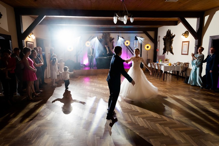 fotografia slubna, fotografia slubna krakow, zdjecia slubne krakow, fotograf slubny krakow, fotograf na wesele krakow, slub w klasztorze dominikanow krakow, slub dominikanie krakow, folwark zalesie, wesele w folwarku zalesie, najlepsze zdjecia slubne, fotografia slubna slask, zdjecia slubne slask, fotografia slubna wieliczka, zdjecia slubne wieliczka, oryginalne zdjecia z druhnami, zdjecia grupowe druzbowie, zdjecia slubne bielsko, fotograf slubny bielsko, www.magiaobrazu.com, zdjecia slubne bielsko, fotografia slubna slask, fotograf cieszyn, zdjecia slubne cieszyn