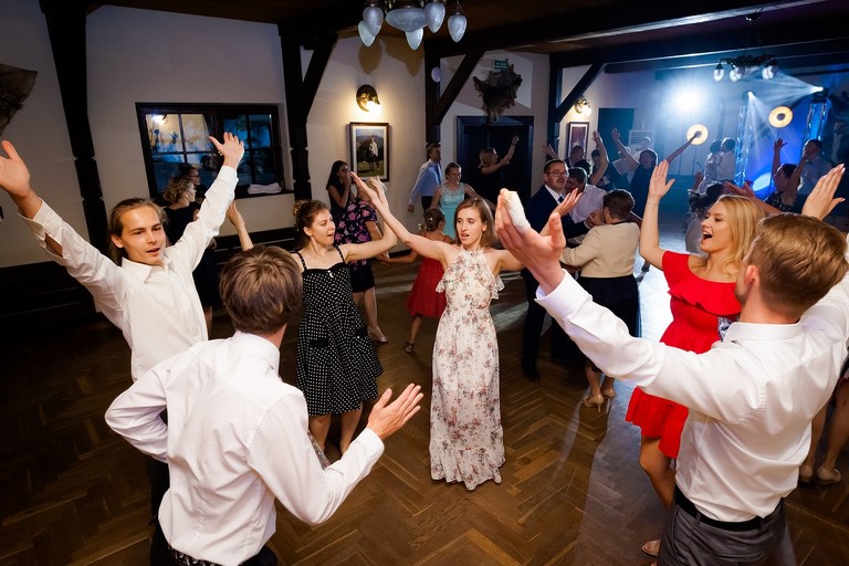 fotografia slubna, fotografia slubna krakow, zdjecia slubne krakow, fotograf slubny krakow, fotograf na wesele krakow, slub w klasztorze dominikanow krakow, slub dominikanie krakow, folwark zalesie, wesele w folwarku zalesie, najlepsze zdjecia slubne, fotografia slubna slask, zdjecia slubne slask, fotografia slubna wieliczka, zdjecia slubne wieliczka, oryginalne zdjecia z druhnami, zdjecia grupowe druzbowie, zdjecia slubne bielsko, fotograf slubny bielsko, www.magiaobrazu.com, zdjecia slubne bielsko, fotografia slubna slask, fotograf cieszyn, zdjecia slubne cieszyn