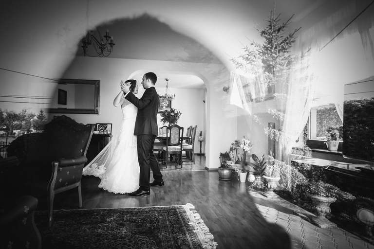 Anna i Jacek Bieniek; fotograf slubny slask; slub cywilny w hotelu na bloniach, dwoje fotografow na slub; fotografowie slubni slask; fotograf slubny bielsko; fotografia slubna, reportaz slubny, www.magiaobrazu.com, zdjecia slubne, fotoreportaz slubny; fotograf pszczyna; zdjecia slubne bielsko; hotel na bloniach bielsko; wesele w hotelu na bloniach