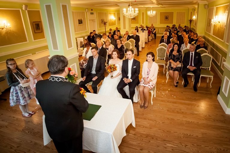 Anna i Jacek Bieniek; fotograf slubny slask; slub cywilny w hotelu na bloniach, dwoje fotografow na slub; fotografowie slubni slask; fotograf slubny bielsko; fotografia slubna, reportaz slubny, www.magiaobrazu.com, zdjecia slubne, fotoreportaz slubny; fotograf pszczyna; zdjecia slubne bielsko; hotel na bloniach bielsko; wesele w hotelu na bloniach