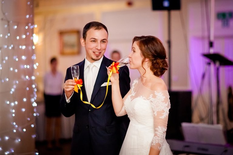 Anna i Jacek Bieniek; fotograf slubny slask; slub cywilny w hotelu na bloniach, dwoje fotografow na slub; fotografowie slubni slask; fotograf slubny bielsko; fotografia slubna, reportaz slubny, www.magiaobrazu.com, zdjecia slubne, fotoreportaz slubny; fotograf pszczyna; zdjecia slubne bielsko; hotel na bloniach bielsko; wesele w hotelu na bloniach