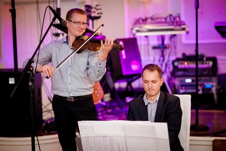 Anna i Jacek Bieniek; fotograf slubny slask; slub cywilny w hotelu na bloniach, dwoje fotografow na slub; fotografowie slubni slask; fotograf slubny bielsko; fotografia slubna, reportaz slubny, www.magiaobrazu.com, zdjecia slubne, fotoreportaz slubny; fotograf pszczyna; zdjecia slubne bielsko; hotel na bloniach bielsko; wesele w hotelu na bloniach