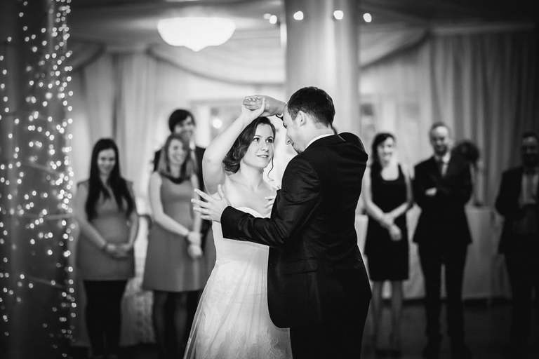 Anna i Jacek Bieniek; fotograf slubny slask; slub cywilny w hotelu na bloniach, dwoje fotografow na slub; fotografowie slubni slask; fotograf slubny bielsko; fotografia slubna, reportaz slubny, www.magiaobrazu.com, zdjecia slubne, fotoreportaz slubny; fotograf pszczyna; zdjecia slubne bielsko; hotel na bloniach bielsko; wesele w hotelu na bloniach