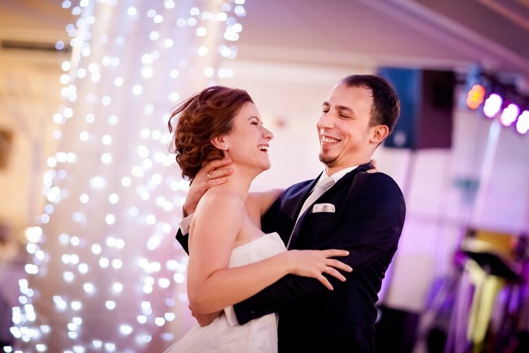 Anna i Jacek Bieniek; fotograf slubny slask; slub cywilny w hotelu na bloniach, dwoje fotografow na slub; fotografowie slubni slask; fotograf slubny bielsko; fotografia slubna, reportaz slubny, www.magiaobrazu.com, zdjecia slubne, fotoreportaz slubny; fotograf pszczyna; zdjecia slubne bielsko; hotel na bloniach bielsko; wesele w hotelu na bloniach