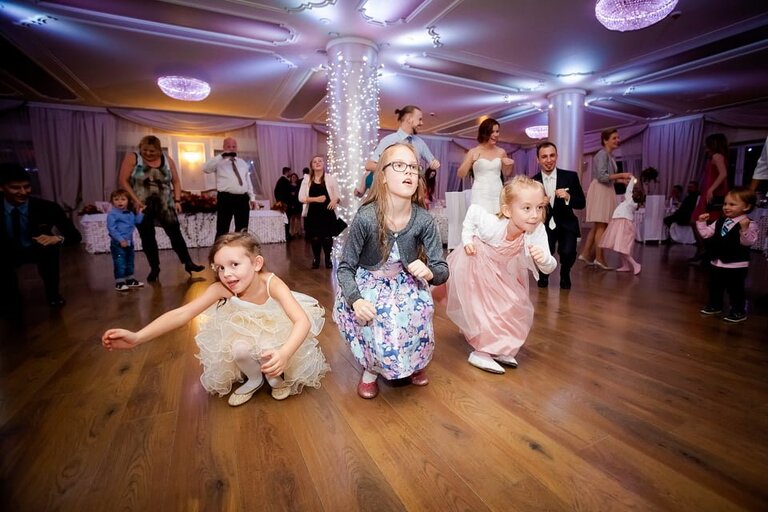 Anna i Jacek Bieniek; fotograf slubny slask; slub cywilny w hotelu na bloniach, dwoje fotografow na slub; fotografowie slubni slask; fotograf slubny bielsko; fotografia slubna, reportaz slubny, www.magiaobrazu.com, zdjecia slubne, fotoreportaz slubny; fotograf pszczyna; zdjecia slubne bielsko; hotel na bloniach bielsko; wesele w hotelu na bloniach