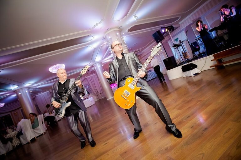 Anna i Jacek Bieniek; fotograf slubny slask; slub cywilny w hotelu na bloniach, dwoje fotografow na slub; fotografowie slubni slask; fotograf slubny bielsko; fotografia slubna, reportaz slubny, www.magiaobrazu.com, zdjecia slubne, fotoreportaz slubny; fotograf pszczyna; zdjecia slubne bielsko; hotel na bloniach bielsko; wesele w hotelu na bloniach