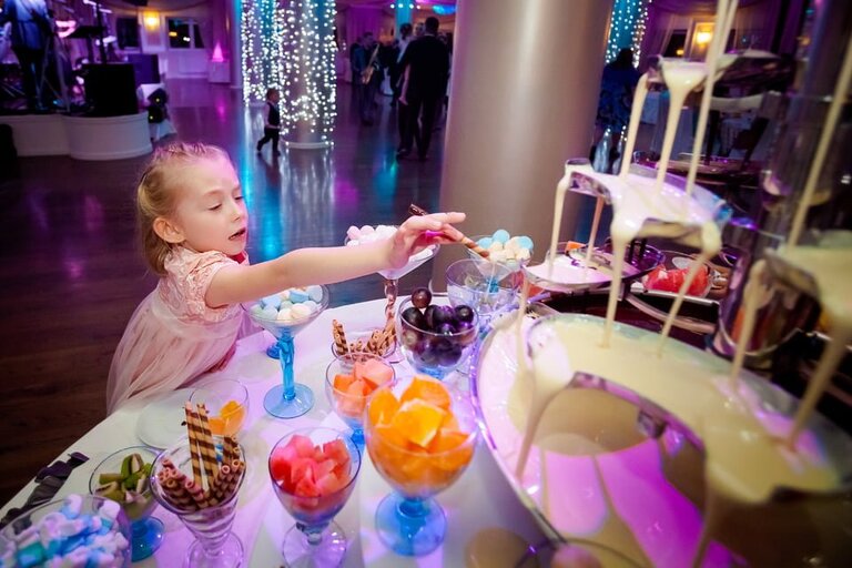 Anna i Jacek Bieniek; fotograf slubny slask; slub cywilny w hotelu na bloniach, dwoje fotografow na slub; fotografowie slubni slask; fotograf slubny bielsko; fotografia slubna, reportaz slubny, www.magiaobrazu.com, zdjecia slubne, fotoreportaz slubny; fotograf pszczyna; zdjecia slubne bielsko; hotel na bloniach bielsko; wesele w hotelu na bloniach