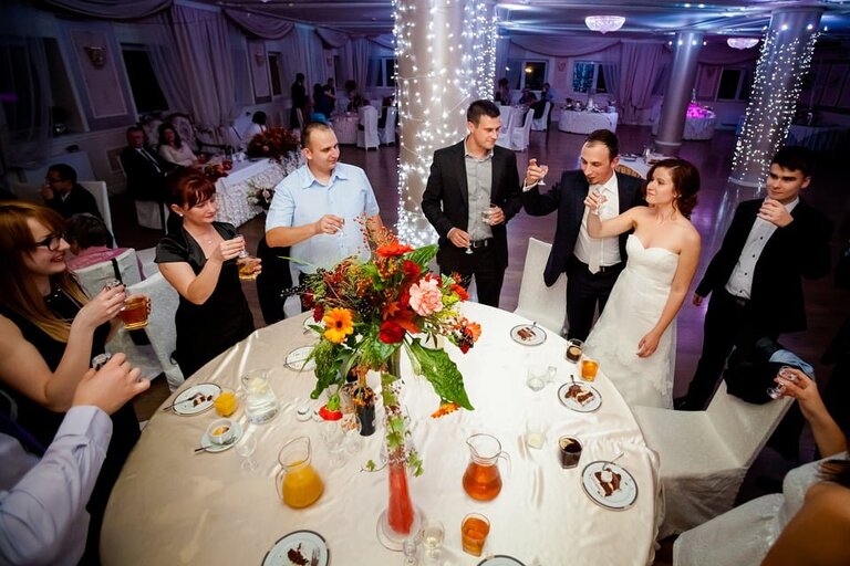 Anna i Jacek Bieniek; fotograf slubny slask; slub cywilny w hotelu na bloniach, dwoje fotografow na slub; fotografowie slubni slask; fotograf slubny bielsko; fotografia slubna, reportaz slubny, www.magiaobrazu.com, zdjecia slubne, fotoreportaz slubny; fotograf pszczyna; zdjecia slubne bielsko; hotel na bloniach bielsko; wesele w hotelu na bloniach