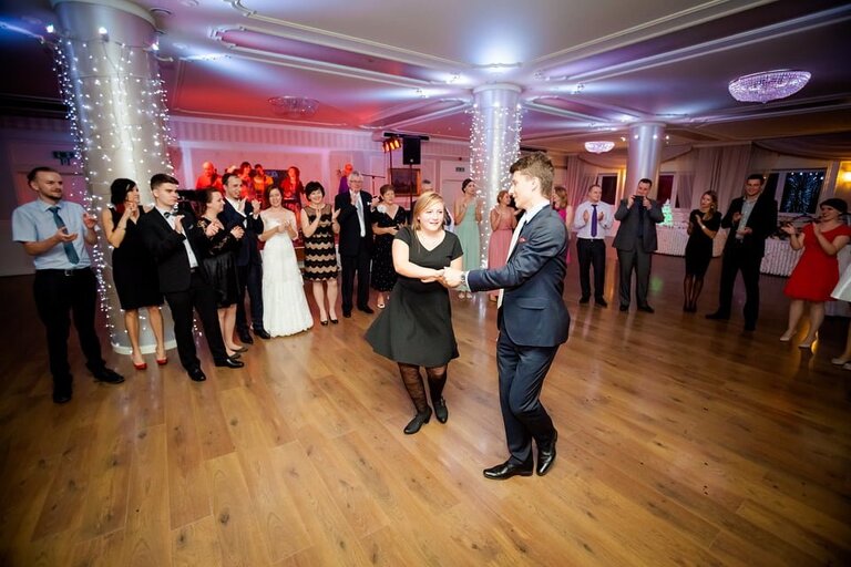 Anna i Jacek Bieniek; fotograf slubny slask; slub cywilny w hotelu na bloniach, dwoje fotografow na slub; fotografowie slubni slask; fotograf slubny bielsko; fotografia slubna, reportaz slubny, www.magiaobrazu.com, zdjecia slubne, fotoreportaz slubny; fotograf pszczyna; zdjecia slubne bielsko; hotel na bloniach bielsko; wesele w hotelu na bloniach