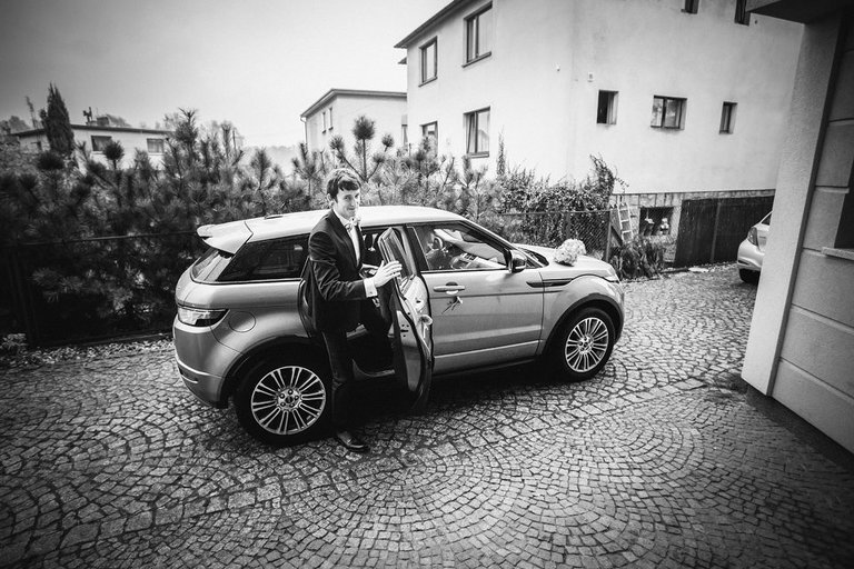 fotografia slubna, zdjecia slubne bielsko, fotograf slubny bielsko; www.magiaobrazu.com, zdjecia slubne bielsko, fotografia slubna slask, zdjecia slubne zywiec; dworek pod jemiola cwiklice; wesele w dworku pod jemiola cwiklice; fotograf pszczyna; zdjecia slubne pszczyna; kosciol w goczalkowicach, slub w kosciele w goczalkowicach, studio milion pszczyna, slub w listopadzie