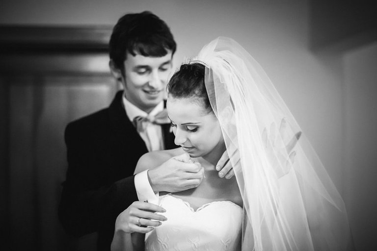 fotografia slubna, zdjecia slubne bielsko, fotograf slubny bielsko; www.magiaobrazu.com, zdjecia slubne bielsko, fotografia slubna slask, zdjecia slubne zywiec; dworek pod jemiola cwiklice; wesele w dworku pod jemiola cwiklice; fotograf pszczyna; zdjecia slubne pszczyna; kosciol w goczalkowicach, slub w kosciele w goczalkowicach, studio milion pszczyna, slub w listopadzie