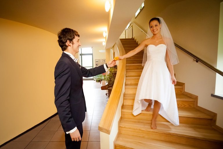 fotografia slubna, zdjecia slubne bielsko, fotograf slubny bielsko; www.magiaobrazu.com, zdjecia slubne bielsko, fotografia slubna slask, zdjecia slubne zywiec; dworek pod jemiola cwiklice; wesele w dworku pod jemiola cwiklice; fotograf pszczyna; zdjecia slubne pszczyna; kosciol w goczalkowicach, slub w kosciele w goczalkowicach, studio milion pszczyna, slub w listopadzie