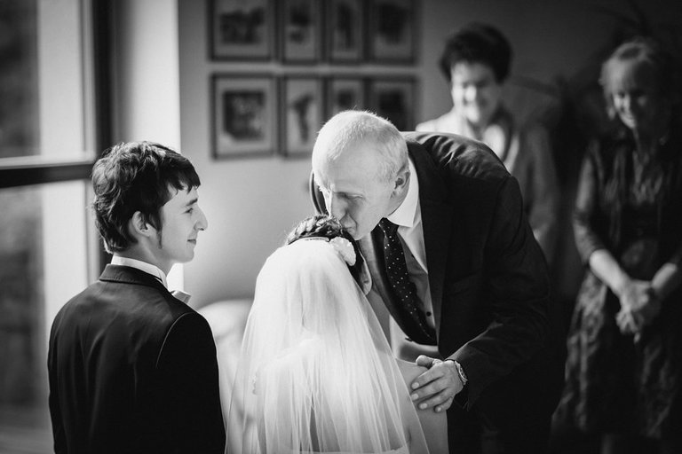 fotografia slubna, zdjecia slubne bielsko, fotograf slubny bielsko; www.magiaobrazu.com, zdjecia slubne bielsko, fotografia slubna slask, zdjecia slubne zywiec; dworek pod jemiola cwiklice; wesele w dworku pod jemiola cwiklice; fotograf pszczyna; zdjecia slubne pszczyna; kosciol w goczalkowicach, slub w kosciele w goczalkowicach, studio milion pszczyna, slub w listopadzie