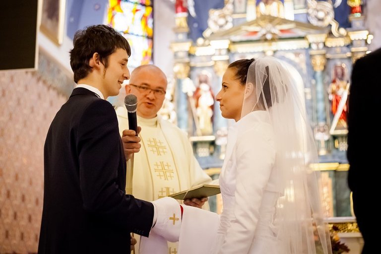 fotografia slubna, zdjecia slubne bielsko, fotograf slubny bielsko; www.magiaobrazu.com, zdjecia slubne bielsko, fotografia slubna slask, zdjecia slubne zywiec; dworek pod jemiola cwiklice; wesele w dworku pod jemiola cwiklice; fotograf pszczyna; zdjecia slubne pszczyna; kosciol w goczalkowicach, slub w kosciele w goczalkowicach, studio milion pszczyna, slub w listopadzie