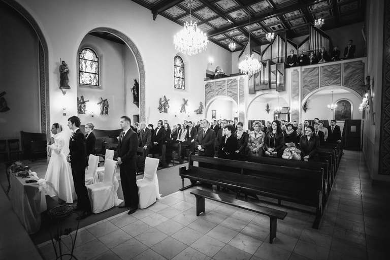 fotografia slubna, zdjecia slubne bielsko, fotograf slubny bielsko; www.magiaobrazu.com, zdjecia slubne bielsko, fotografia slubna slask, zdjecia slubne zywiec; dworek pod jemiola cwiklice; wesele w dworku pod jemiola cwiklice; fotograf pszczyna; zdjecia slubne pszczyna; kosciol w goczalkowicach, slub w kosciele w goczalkowicach, studio milion pszczyna, slub w listopadzie