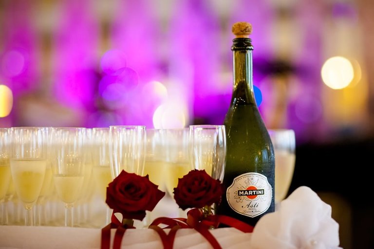 fotografia slubna, zdjecia slubne bielsko, fotograf slubny bielsko; www.magiaobrazu.com, zdjecia slubne bielsko, fotografia slubna slask, zdjecia slubne zywiec; dworek pod jemiola cwiklice; wesele w dworku pod jemiola cwiklice; fotograf pszczyna; zdjecia slubne pszczyna; kosciol w goczalkowicach, slub w kosciele w goczalkowicach, studio milion pszczyna, slub w listopadzie