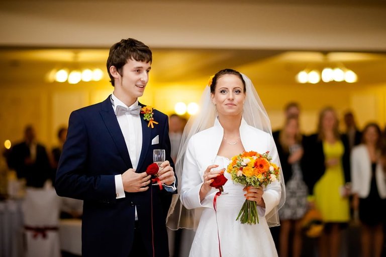 fotografia slubna, zdjecia slubne bielsko, fotograf slubny bielsko; www.magiaobrazu.com, zdjecia slubne bielsko, fotografia slubna slask, zdjecia slubne zywiec; dworek pod jemiola cwiklice; wesele w dworku pod jemiola cwiklice; fotograf pszczyna; zdjecia slubne pszczyna; kosciol w goczalkowicach, slub w kosciele w goczalkowicach, studio milion pszczyna, slub w listopadzie