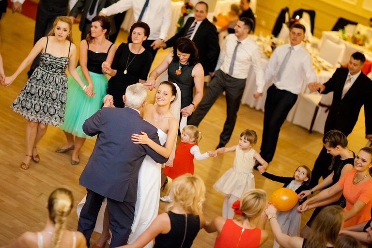 fotografia slubna, zdjecia slubne bielsko, fotograf slubny bielsko; www.magiaobrazu.com, zdjecia slubne bielsko, fotografia slubna slask, zdjecia slubne zywiec; dworek pod jemiola cwiklice; wesele w dworku pod jemiola cwiklice; fotograf pszczyna; zdjecia slubne pszczyna; kosciol w goczalkowicach, slub w kosciele w goczalkowicach, studio milion pszczyna, slub w listopadzie