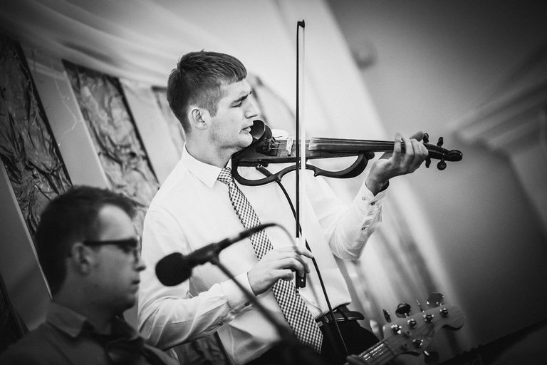 fotografia slubna, zdjecia slubne bielsko, fotograf slubny bielsko; www.magiaobrazu.com, zdjecia slubne bielsko, fotografia slubna slask, zdjecia slubne zywiec; dworek pod jemiola cwiklice; wesele w dworku pod jemiola cwiklice; fotograf pszczyna; zdjecia slubne pszczyna; kosciol w goczalkowicach, slub w kosciele w goczalkowicach, studio milion pszczyna, slub w listopadzie