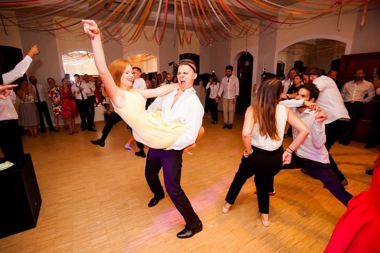 fotografia slubna slask, zdjecia slubne bielsko, wesele miedzynarodowe, fotograf slubny rzeszow, zdjecia slubne podkarpackie, wesele w dworze kombornia, slub w kosciele w brzozowie, slub brzozow, zdjecia slubne katowice, dwoch fotografow na slub, fotografia slubna krakow, slub polsko-wloski