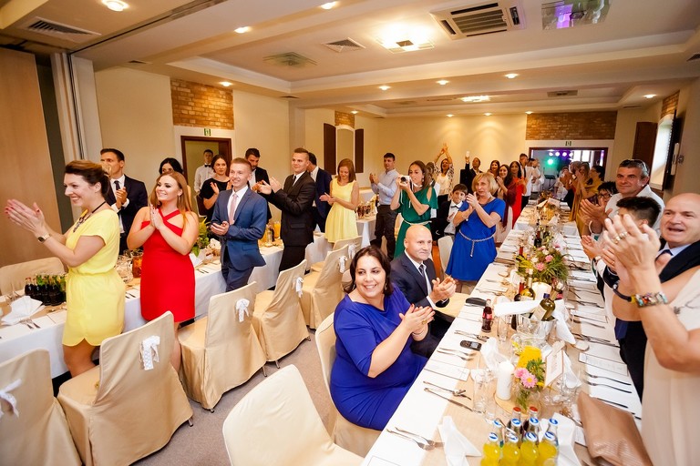 fotografia slubna slask, zdjecia slubne bielsko, wesele miedzynarodowe, fotograf slubny rzeszow, zdjecia slubne podkarpackie, wesele w dworze kombornia, slub w kosciele w brzozowie, slub brzozow, zdjecia slubne katowice, dwoch fotografow na slub, fotografia slubna krakow, slub polsko-wloski