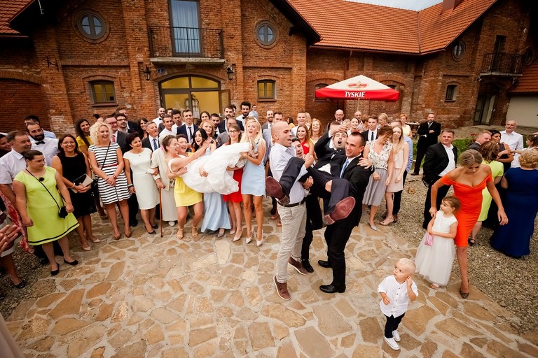 fotografia slubna slask, zdjecia slubne bielsko, wesele miedzynarodowe, fotograf slubny rzeszow, zdjecia slubne podkarpackie, wesele w dworze kombornia, slub w kosciele w brzozowie, slub brzozow, zdjecia slubne katowice, dwoch fotografow na slub, fotografia slubna krakow, slub polsko-wloski