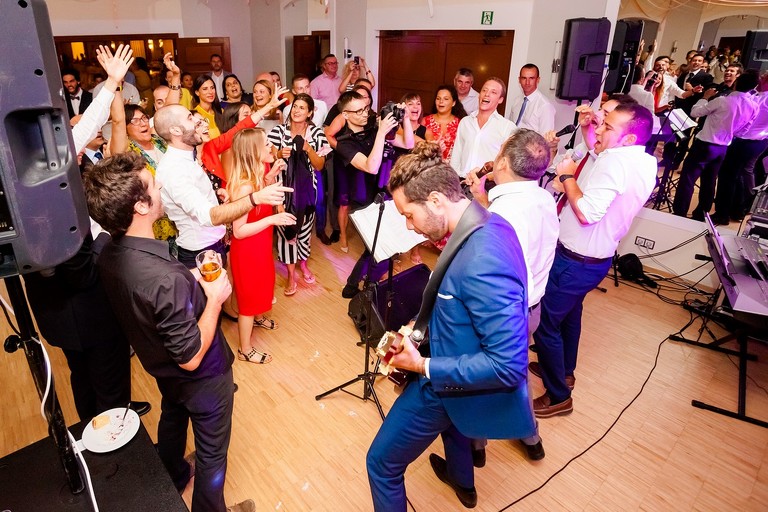 fotografia slubna slask, zdjecia slubne bielsko, wesele miedzynarodowe, fotograf slubny rzeszow, zdjecia slubne podkarpackie, wesele w dworze kombornia, slub w kosciele w brzozowie, slub brzozow, zdjecia slubne katowice, dwoch fotografow na slub, fotografia slubna krakow, slub polsko-wloski