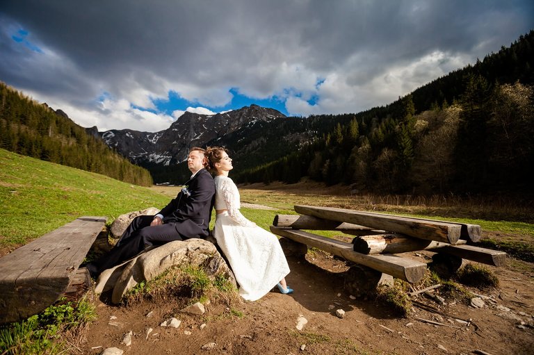 www.magiaobrazu.com, plener slubny w Tatrach, sesja ślubna tatrzanskie doliny; fotografia ślubna Tatry, tatrzanski plener slubny, sesja slubna w gorach, plener slubny w gorach, fotografia ślubna, fotograf ślubny Kraków, fotografowie ślubni, fotograf małopolska,dwóch fotografów na ślub; Anna i Jacek Bieniek; zdjęcia ślubne śląsk; sesja slubna na polanie