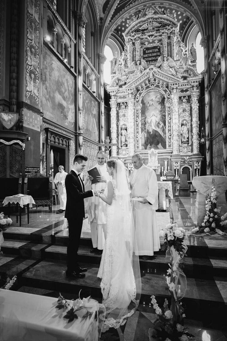 fotografia slubna slask, fotografia slubna katowice, zdjecia slubne katowice, fotograf slubny katowice, zdjecia slubne chorzow, fotografia slubna chorzow, zdjecia slubne bielsko, wesele kamienny kasztel, fotograf slubny bielsko, zdjecia slubne slask, katedra w sosnowcu, slub w katedrze w sosnowcu, sesja w parku slaskim, plener slubny w parku slaskim, dwoch fotografow na slub, fotografia slubna krakow,