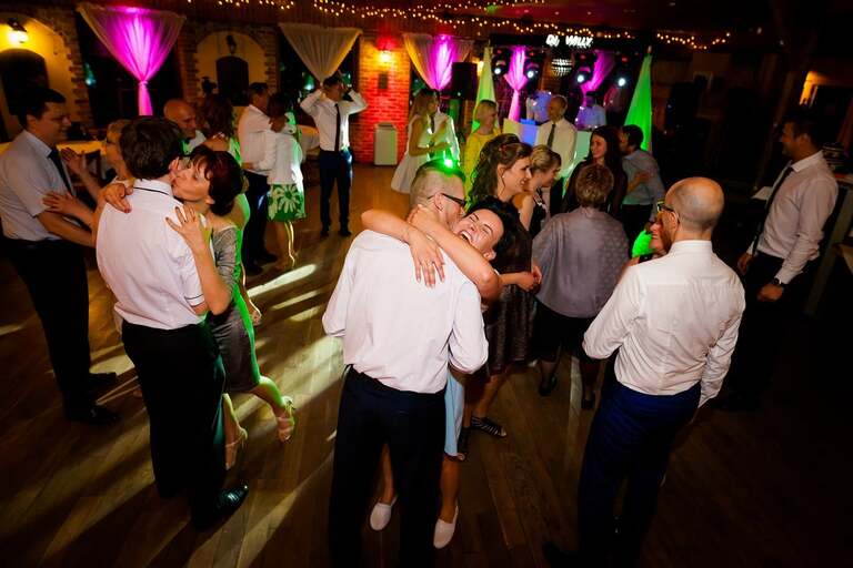 fotografia slubna slask, fotografia slubna katowice, zdjecia slubne katowice, fotograf slubny katowice, zdjecia slubne chorzow, fotografia slubna chorzow, zdjecia slubne bielsko, wesele kamienny kasztel, fotograf slubny bielsko, zdjecia slubne slask, katedra w sosnowcu, slub w katedrze w sosnowcu, sesja w parku slaskim, plener slubny w parku slaskim, dwoch fotografow na slub, fotografia slubna krakow,