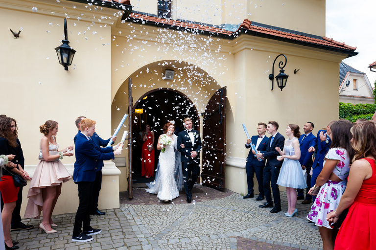 fotografia slubna pszczyna, zdjecia slubne pszczyna, fotograf slubny slask, slub w kosciele wszystkich swietych w pszczynie, wesele karczmie kuban goczalkowice, wesele w goczalkowicach, fotografia slubna katowice, zdjecia slubne katowice, zdjecia slubne zywiec, fotografia slubna, zdjecia slubne bielsko, fotograf slubny bielsko, fotograf slubny cieszyn, fotografia slubna cieszyn, www.magiaobrazu.com, zdjecia slubne bielsko, fotografia slubna slask, zdjecia slubne zywiec, zdjecia slubne cieszyn, dwoch fotografow na slub, zdjecia slubne slask,