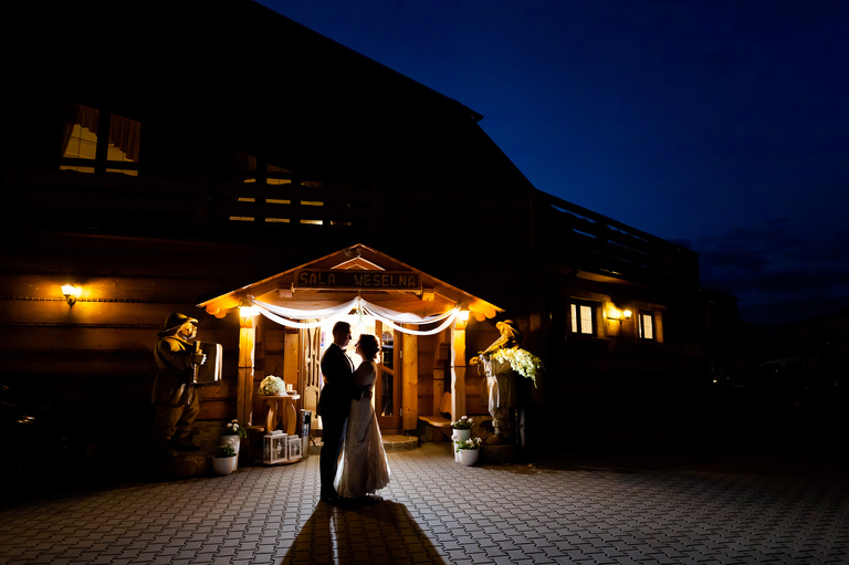 fotografia slubna pszczyna, zdjecia slubne pszczyna, fotograf slubny slask, slub w kosciele wszystkich swietych w pszczynie, wesele karczmie kuban goczalkowice, wesele w goczalkowicach, fotografia slubna katowice, zdjecia slubne katowice, zdjecia slubne zywiec, fotografia slubna, zdjecia slubne bielsko, fotograf slubny bielsko, fotograf slubny cieszyn, fotografia slubna cieszyn, www.magiaobrazu.com, zdjecia slubne bielsko, fotografia slubna slask, zdjecia slubne zywiec, zdjecia slubne cieszyn, dwoch fotografow na slub, zdjecia slubne slask,