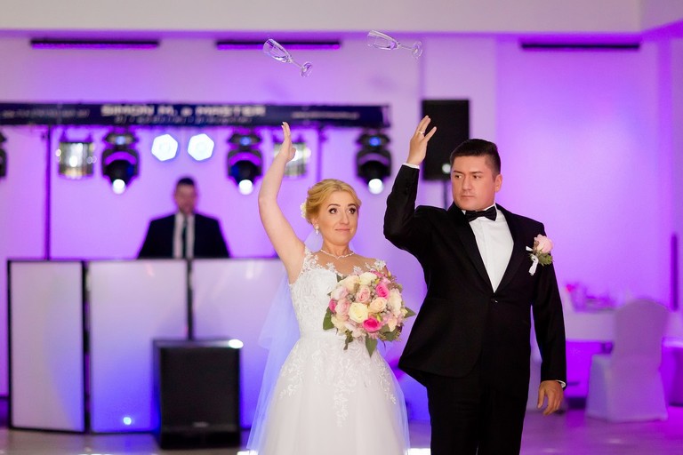 najlepsze zdjecia slubne, najpiekniejsze zdjecia slubne, fotografia slubna slask, zdjecia slubne slask, najlepszy fotograf slubny slask, plener slubny slask, sesje slubne slask, fotograf na slub slask, piekne fotografie slubne slask, dwoch fotografow na slub, pelna emocji fotografia slubna, naturalna fotografia slubna, zdjecia slubne bielsko, fotograf slubny bielsko, fotografia slubna bielsko, zdjecia slubne krakow, fotografia slubna krakow, fotograf slubny krakow, oryginalna fotografia slubna, www.magiaobrazu.com, Anna i Jacek Bieniek,