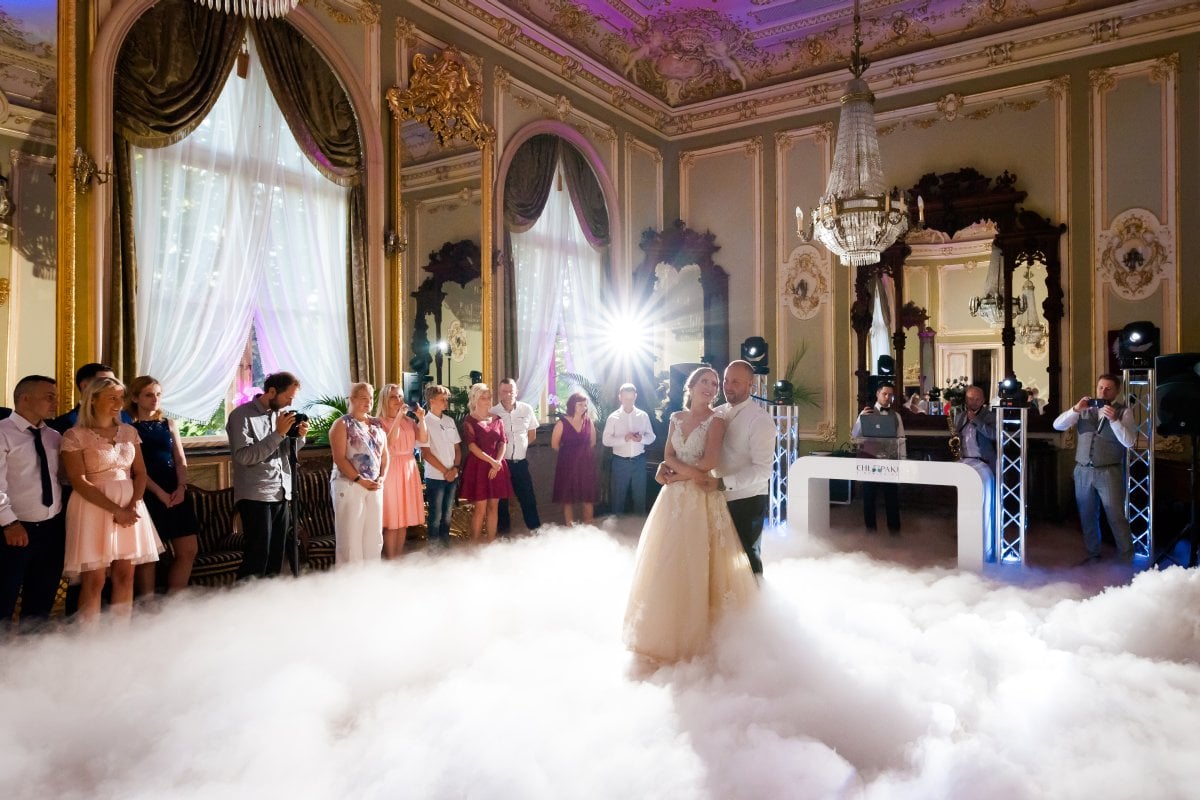 pałac dietla sosnowiec, fotograf slubny slask, zdjecia slubne slask, fotograf na slub slask, kosciol michala archaniola katowice, zdjecia slubne sosnowiec, zabytkowy samochod na slub, fotografia slubna sosnowiec,wesele w palacu dietla w sosnowcu, slub w parku kosciuszki, fotografia slubna slask, fotografia slubna katowice, zdjecia slubne katowice, fotograf slubny katowice, zdjecia slubne bielsko, zdjecia slubne mikolow, fotografia slubna bielsko, dwoch fotografow na slub, fotografia slubna krakow, fotograf na slub krakow, zdjecia slubne krakow,