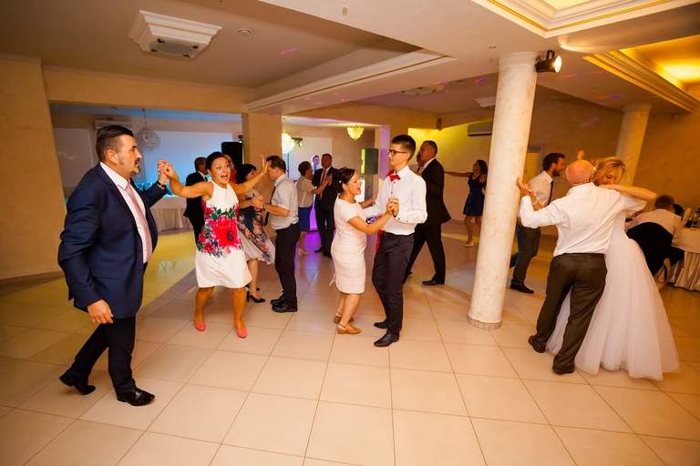 fotografia slubna slask, zdjecia slubne myslowice, fotografia slubna myslowice, fotograf slubny myslowice, fotograf na wesele myslowice, zdjecia slubne slask, wesele carpe diem myslowice, slub w kosciele w myslowicach, slub slask, zdjecia slubne katowice, dwoch fotografow na slub, fotografia slubna krakow, fotografia slubna bielsko, zdjecia slubne bielsko